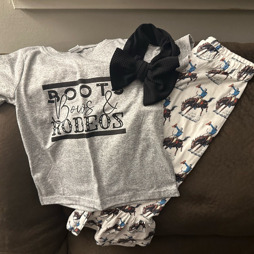 Gray Graphic Tee and Pant Set w/ Black Bow “ Boots Bows & Rodeos” 2/3t